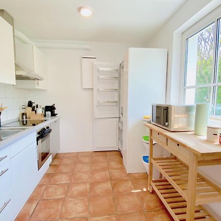 Snug Stays I 3 Zimmer Design Apartment Am See Mit Garten I Home Office I Highspeed Wifi Weßling Exterior foto
